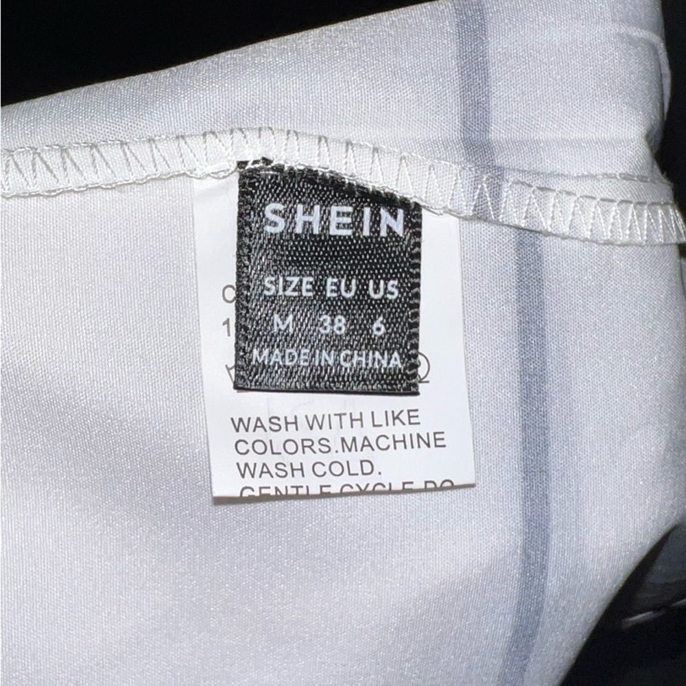 Grid print v-neck line blouse